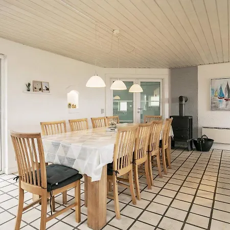 10 Person In Bl Vand 4*