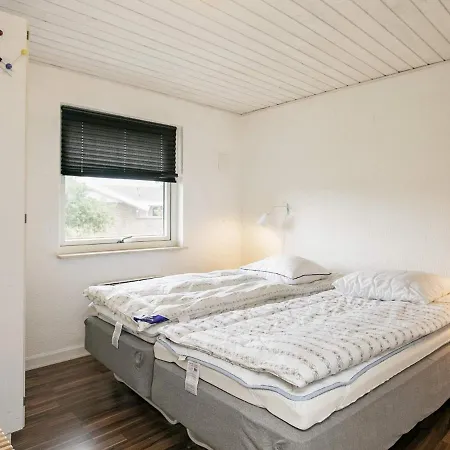 10 Person In Bl Vand 4*