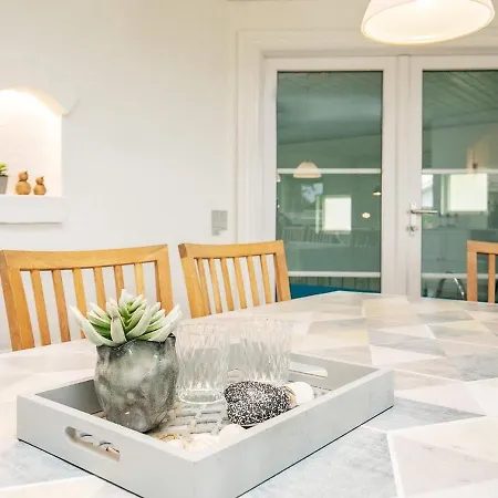 10 Person In Bl Vand Hotell 4*