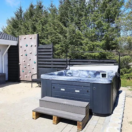 Hotel 10 Person In Bl Vand 4*